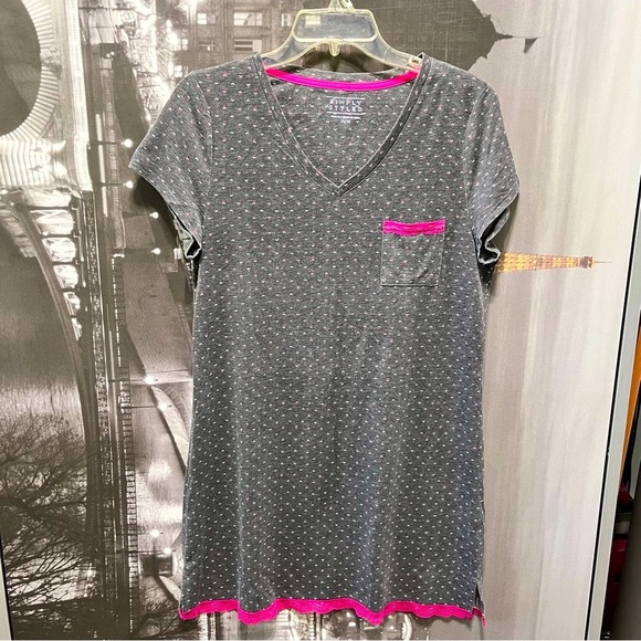 Two sleep shirts size M - Picture 4 of 6